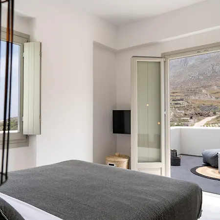 Maeva Santorini * Pýrgos