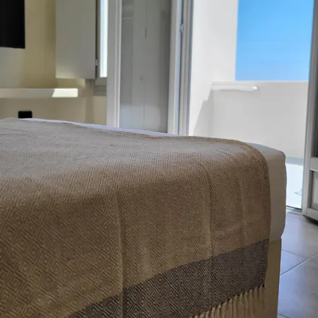 Maeva Santorini Aparthotel Pýrgos