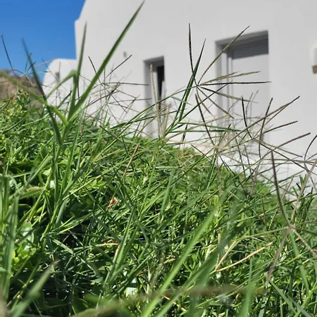 Maeva Santorini Pýrgos